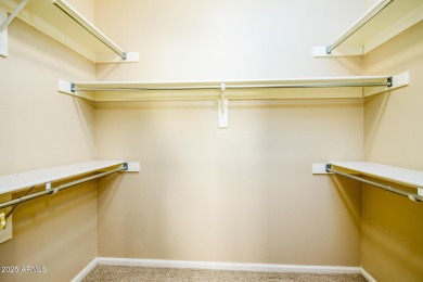 This wonderful SONOMA MODEL in Sun Lakes, Oakwood CC is on the on Oakwood Golf Club  in Arizona - for sale on GolfHomes.com, golf home, golf lot