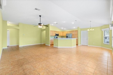Welcome to this beautifully appointed 3 Bedroom, 2 Bath Grantham on The Links of Spruce Creek in Florida - for sale on GolfHomes.com, golf home, golf lot