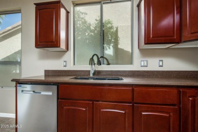 This wonderful SONOMA MODEL in Sun Lakes, Oakwood CC is on the on Oakwood Golf Club  in Arizona - for sale on GolfHomes.com, golf home, golf lot