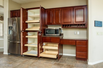 This wonderful SONOMA MODEL in Sun Lakes, Oakwood CC is on the on Oakwood Golf Club  in Arizona - for sale on GolfHomes.com, golf home, golf lot