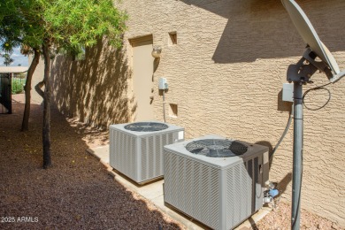 This wonderful SONOMA MODEL in Sun Lakes, Oakwood CC is on the on Oakwood Golf Club  in Arizona - for sale on GolfHomes.com, golf home, golf lot