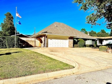 With 4 bedrooms and 2.5 bathrooms, this residence offers ample on Lake Hefner Golf Club in Oklahoma - for sale on GolfHomes.com, golf home, golf lot