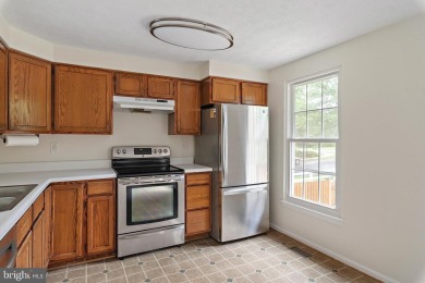 Don't miss this beautifully maintained 3-bedroom, 2.5-bath on Walden Golf Club in Maryland - for sale on GolfHomes.com, golf home, golf lot