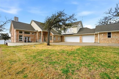 Looking for a standout lake property? This Blackfoot peninsula on Lake Kiowa Golf Course in Texas - for sale on GolfHomes.com, golf home, golf lot