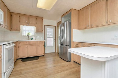 Live the Florida lifestyle in this 2-bedroom, 2-bath, 1,104 sq on Heather Hills Golf Course in Florida - for sale on GolfHomes.com, golf home, golf lot