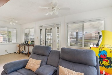This charming 3-bedroom, 2.5-bath coastal retreat is located on Beachwood Golf Club in South Carolina - for sale on GolfHomes.com, golf home, golf lot