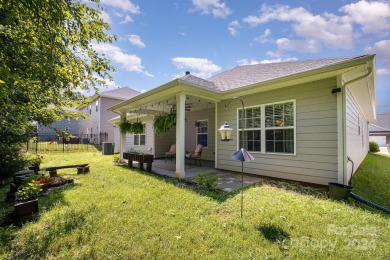 Come check out this 4 bedroom 2 bathroom ranch home in the on Fox Den Country Club in North Carolina - for sale on GolfHomes.com, golf home, golf lot