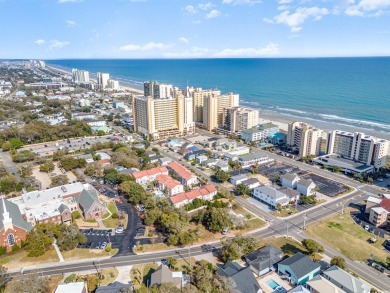 This charming 3-bedroom, 2.5-bath coastal retreat is located on Beachwood Golf Club in South Carolina - for sale on GolfHomes.com, golf home, golf lot