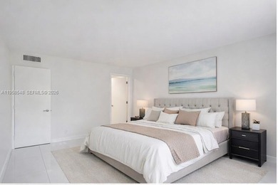 Spacious 2-bedroom, 2-bathroom condo in the heart of Inverrary on Inverrary Country Club in Florida - for sale on GolfHomes.com, golf home, golf lot