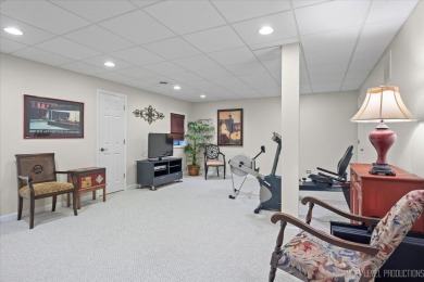 Welcome to the perfection in this 2-story townhome in on Arrowhead Golf Club in Illinois - for sale on GolfHomes.com, golf home, golf lot