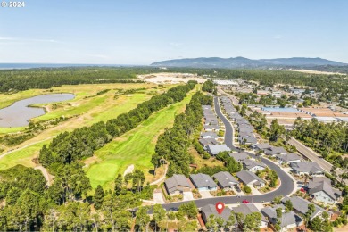 Beautiful 3 bed, 2 bath home with 1690 sq ft of living space on Sandpines Golf Links in Oregon - for sale on GolfHomes.com, golf home, golf lot