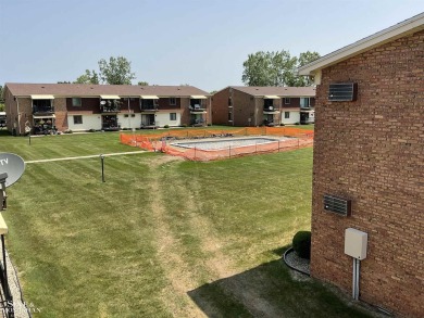 WELCOME TO YOUR SLICE OF PARADISE. THIS BEAUTIFUL 3 BEDROOM on Marysville Golf Course in Michigan - for sale on GolfHomes.com, golf home, golf lot