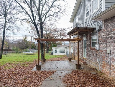 Gorgeous 4 bed 3 full bath home in Bellwood subdivision with on Vache-Grasse Country Club in Arkansas - for sale on GolfHomes.com, golf home, golf lot