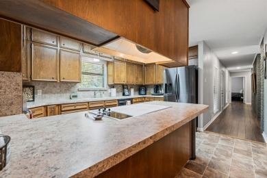 Beautiful 3-bedroom, 2-bath brick home on a corner lot in the on Hillsboro Country Club in Texas - for sale on GolfHomes.com, golf home, golf lot