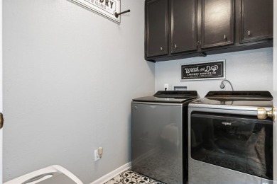 Beautiful 3-bedroom, 2-bath brick home on a corner lot in the on Hillsboro Country Club in Texas - for sale on GolfHomes.com, golf home, golf lot