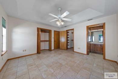COTTONWOOD CREEK 3 BEDROOM!! 3 Bedroom homes are scarce in this on Cottonwood XXI Country Club in Texas - for sale on GolfHomes.com, golf home, golf lot