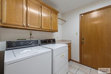 COTTONWOOD CREEK 3 BEDROOM!! 3 Bedroom homes are scarce in this on Cottonwood XXI Country Club in Texas - for sale on GolfHomes.com, golf home, golf lot