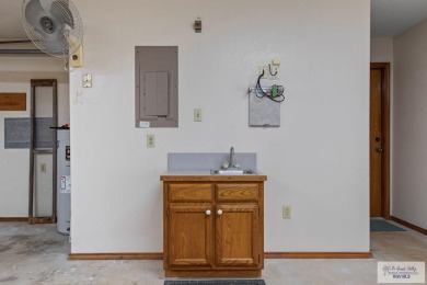 COTTONWOOD CREEK 3 BEDROOM!! 3 Bedroom homes are scarce in this on Cottonwood XXI Country Club in Texas - for sale on GolfHomes.com, golf home, golf lot