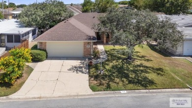 COTTONWOOD CREEK 3 BEDROOM!! 3 Bedroom homes are scarce in this on Cottonwood XXI Country Club in Texas - for sale on GolfHomes.com, golf home, golf lot