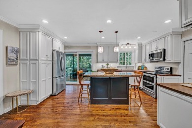 Hunting Hills Golf Course Location! Classic Colonial featuring on Hunting Hills Country Club in Virginia - for sale on GolfHomes.com, golf home, golf lot