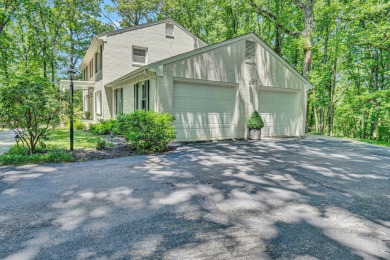 Hunting Hills Golf Course Location! Classic Colonial featuring on Hunting Hills Country Club in Virginia - for sale on GolfHomes.com, golf home, golf lot