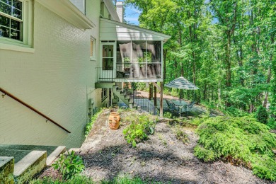 Hunting Hills Golf Course Location! Classic Colonial featuring on Hunting Hills Country Club in Virginia - for sale on GolfHomes.com, golf home, golf lot