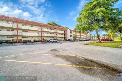 This elegant and tasteful unit features two bedrooms and two on Hollybrook Golf and Tennis Club  in Florida - for sale on GolfHomes.com, golf home, golf lot