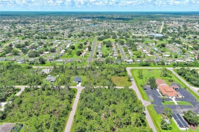 Exclusively presented by Sunland Real Estate: Fantastic on Sabal Trace Golf and Country Club in Florida - for sale on GolfHomes.com, golf home, golf lot