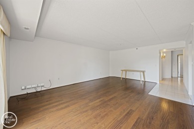 SECOND FLOOR CORNER UNIT IN GOLF COMMUNITY. 2 SPACIOUS BEDROOMS on St. Clair Shores Country Club in Michigan - for sale on GolfHomes.com, golf home, golf lot