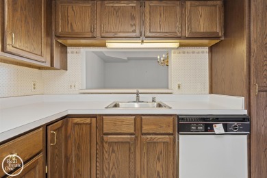 SECOND FLOOR CORNER UNIT IN GOLF COMMUNITY. 2 SPACIOUS BEDROOMS on St. Clair Shores Country Club in Michigan - for sale on GolfHomes.com, golf home, golf lot