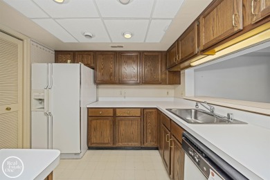 SECOND FLOOR CORNER UNIT IN GOLF COMMUNITY. 2 SPACIOUS BEDROOMS on St. Clair Shores Country Club in Michigan - for sale on GolfHomes.com, golf home, golf lot