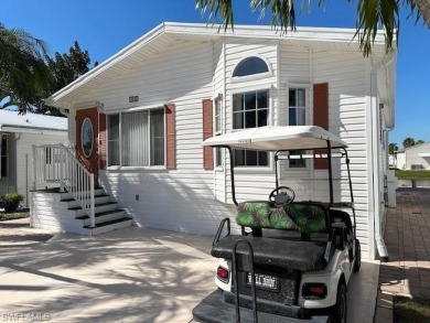 Open floor plan, high ceilings, a true 2Br/2Ba, and new roof in on The Rookery At Marco in Florida - for sale on GolfHomes.com, golf home, golf lot