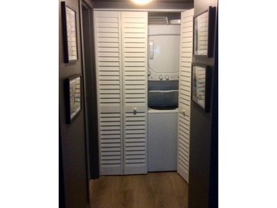 Immaculate and fully renovated 1-bedroom, 1.5-bath condo in the on  in Florida - for sale on GolfHomes.com, golf home, golf lot