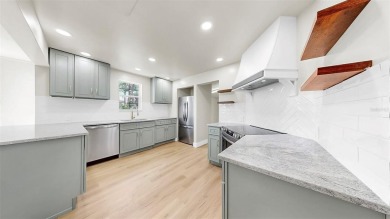 One or more photo(s) has been virtually staged. Fore!!! Welcome on Bradenton Country Club in Florida - for sale on GolfHomes.com, golf home, golf lot