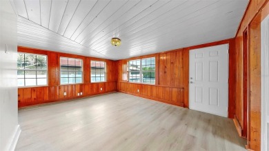 One or more photo(s) has been virtually staged. Fore!!! Welcome on Bradenton Country Club in Florida - for sale on GolfHomes.com, golf home, golf lot