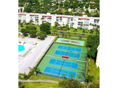 Immaculate and fully renovated 1-bedroom, 1.5-bath condo in the on  in Florida - for sale on GolfHomes.com, golf home, golf lot