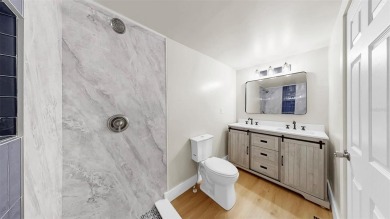 One or more photo(s) has been virtually staged. Fore!!! Welcome on Bradenton Country Club in Florida - for sale on GolfHomes.com, golf home, golf lot
