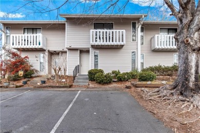 Welcome home to this 3BR/2.5BA Heather Hills residence. This on Heather Hills Golf Course in North Carolina - for sale on GolfHomes.com, golf home, golf lot