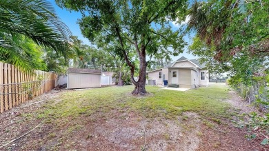 One or more photo(s) has been virtually staged. Fore!!! Welcome on Bradenton Country Club in Florida - for sale on GolfHomes.com, golf home, golf lot