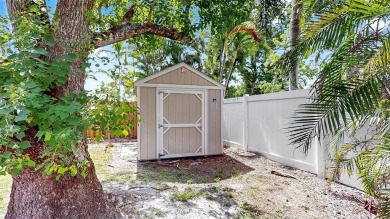 One or more photo(s) has been virtually staged. Fore!!! Welcome on Bradenton Country Club in Florida - for sale on GolfHomes.com, golf home, golf lot