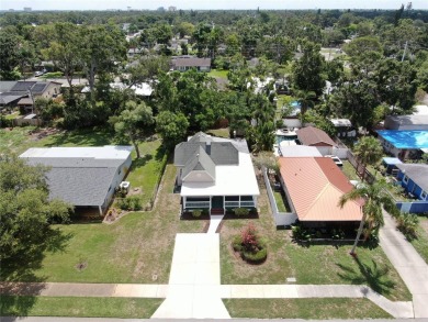 One or more photo(s) has been virtually staged. Fore!!! Welcome on Bradenton Country Club in Florida - for sale on GolfHomes.com, golf home, golf lot