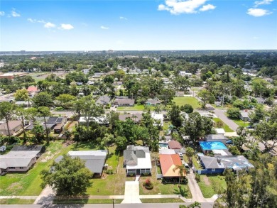One or more photo(s) has been virtually staged. Fore!!! Welcome on Bradenton Country Club in Florida - for sale on GolfHomes.com, golf home, golf lot