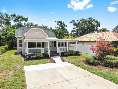 One or more photo(s) has been virtually staged. Fore!!! Welcome on Bradenton Country Club in Florida - for sale on GolfHomes.com, golf home, golf lot