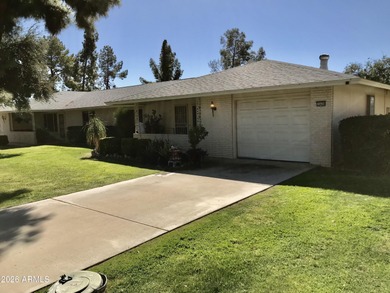 Charming Gemini move-in-ready, freshly painted, light and bright on PalmBrook Country Club in Arizona - for sale on GolfHomes.com, golf home, golf lot
