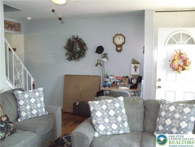 COMFORTABLE SHEPHERD HILLS TOWNHOME. There are 3 bedrooms and 1 on Shepherd Hills Golf Club in Pennsylvania - for sale on GolfHomes.com, golf home, golf lot