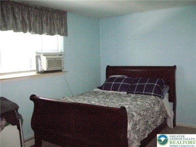 COMFORTABLE SHEPHERD HILLS TOWNHOME. There are 3 bedrooms and 1 on Shepherd Hills Golf Club in Pennsylvania - for sale on GolfHomes.com, golf home, golf lot