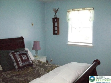 COMFORTABLE SHEPHERD HILLS TOWNHOME. There are 3 bedrooms and 1 on Shepherd Hills Golf Club in Pennsylvania - for sale on GolfHomes.com, golf home, golf lot