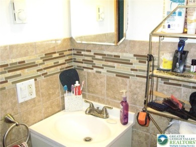 COMFORTABLE SHEPHERD HILLS TOWNHOME. There are 3 bedrooms and 1 on Shepherd Hills Golf Club in Pennsylvania - for sale on GolfHomes.com, golf home, golf lot