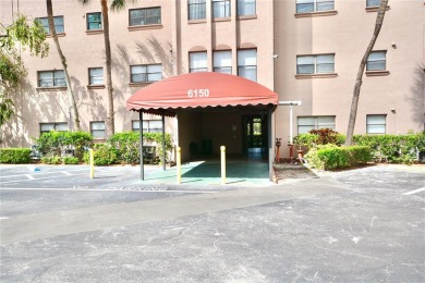 Discover this inviting 2-bedroom, 2-bath condo, perfectly on Pasadena Yacht and Country Club in Florida - for sale on GolfHomes.com, golf home, golf lot