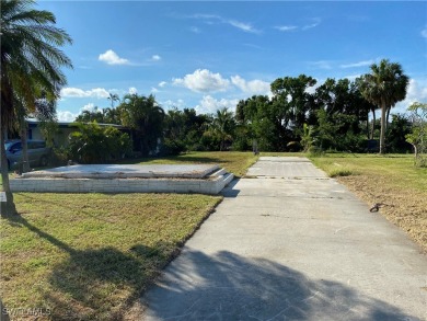 OUTSTANDING SELLER FINANCING AVAILABLE!!! 13660 Pintail Dr is on Shell Point Golf Club in Florida - for sale on GolfHomes.com, golf home, golf lot